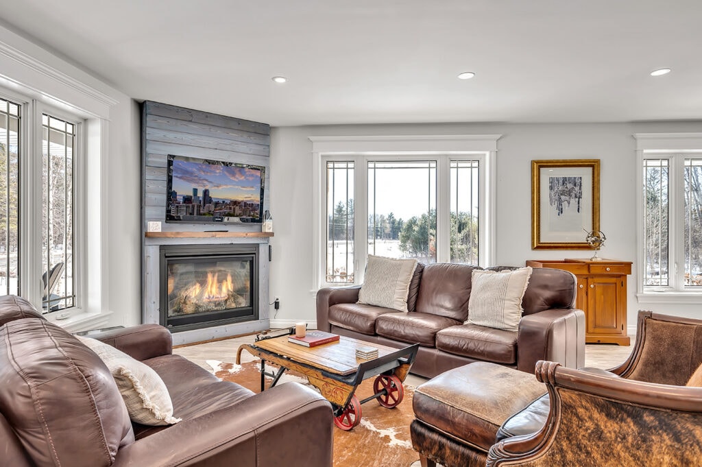 living area with corner fireplace